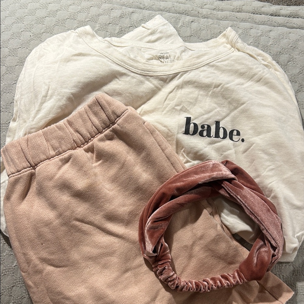 Aerie Cozy Bundle! Long sleeve tee, soft shorts & velvet headband